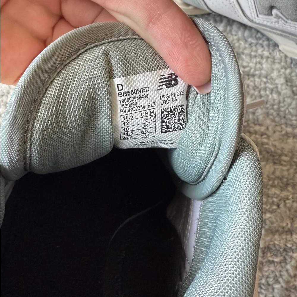 New Balance 550 Sneakers - Picture 6 of 6